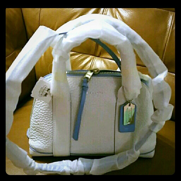 Genuine Coach Leather Hand/Shoulder Bag NWT - Picture 1 of 8